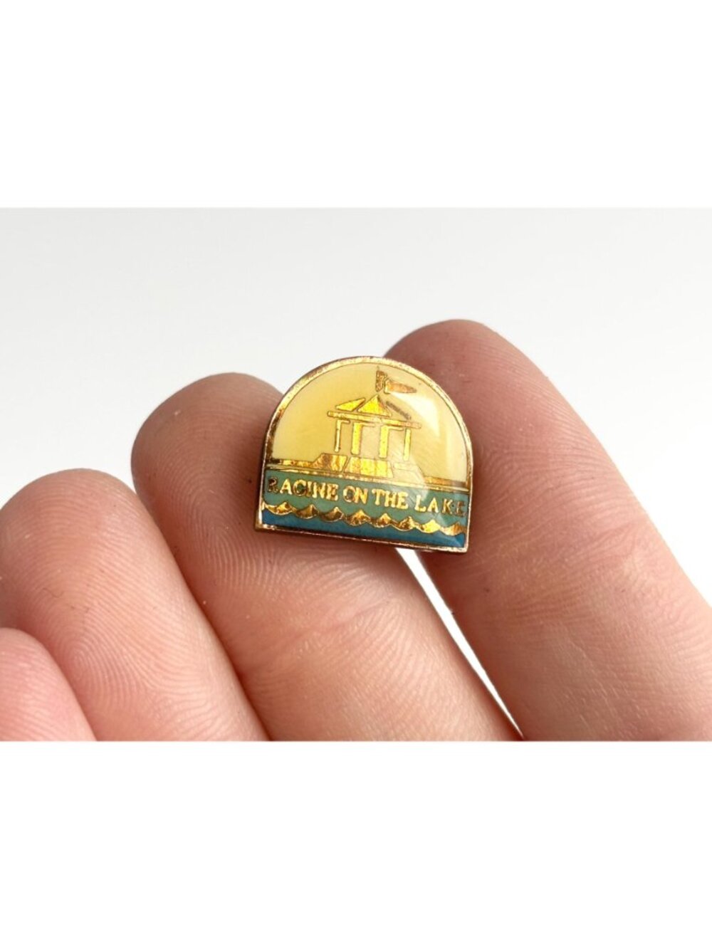Racine On the Lake Wisconsin Boating Enameled Vintage Gold Toned Lapel Pin - Picture 8 of 12